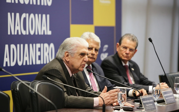 Simplifica&ccedil;&atilde;o e desburocratiza&ccedil;&atilde;o de processos facilitam opera&ccedil;&atilde;o das empresas no com&eacute;rcio internacional 