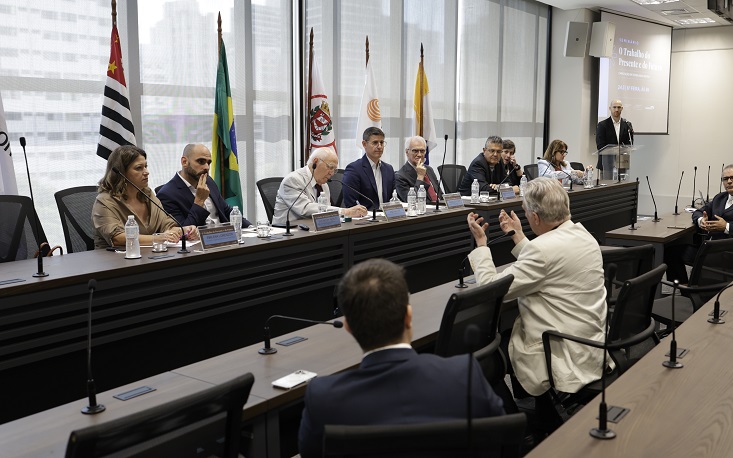 Mundo em ebuli&ccedil;&atilde;o exige pol&iacute;ticas p&uacute;blicas voltadas para capacita&ccedil;&atilde;o digital