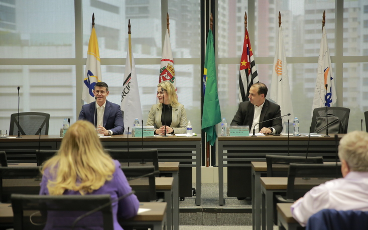 FecomercioSP apresenta ao l&iacute;der da pauta de IA no Congresso os 10 princ&iacute;pios para uma regulamenta&ccedil;&atilde;o que n&atilde;o crie amarras ao uso da tecnologia