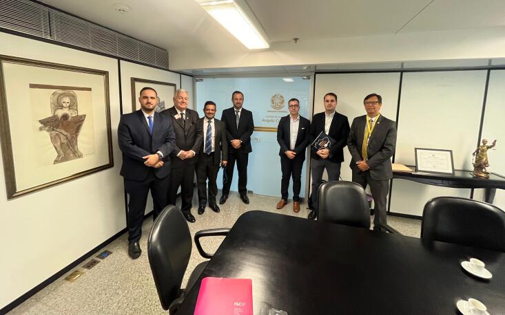 Comitiva do setor de Servi&ccedil;os leva ao Senado preocupa&ccedil;&atilde;o quanto ao aumento da carga tribut&aacute;ria