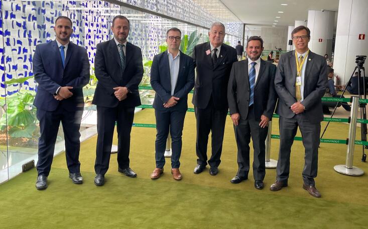 Comitiva do setor de Servi&ccedil;os leva ao Senado preocupa&ccedil;&atilde;o quanto ao aumento da carga tribut&aacute;ria