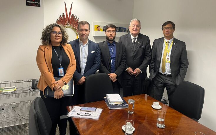 Comitiva do setor de Servi&ccedil;os leva ao Senado preocupa&ccedil;&atilde;o quanto ao aumento da carga tribut&aacute;ria