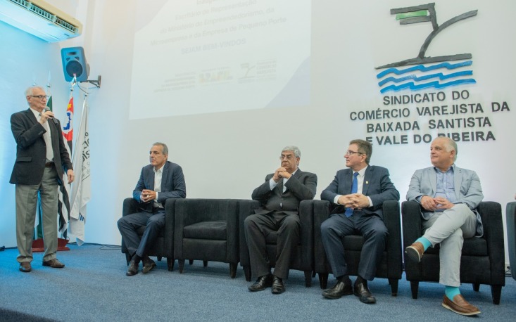 Presidente-executivo da FecomercioSP, Ivo Dall&acute;Acqua J&uacute;nior, prestigia abertura de escrit&oacute;rio na regi&atilde;o de Santos, na presen&ccedil;a do presidente do Sincom&eacute;cio da Baixada Santista, do ministro M&aacute;rcio Fran&ccedil;a, e de parlamentares
