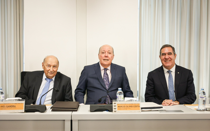 Ives Gandra, M&aacute;rcio Ol&iacute;vio e Luiz Gast&atilde;o