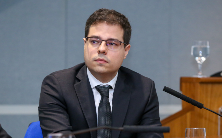 Caio Lima, consultor de prote&ccedil;&atilde;o de dados da FecomercioSP, destacou os desafios para amparar as empresas
