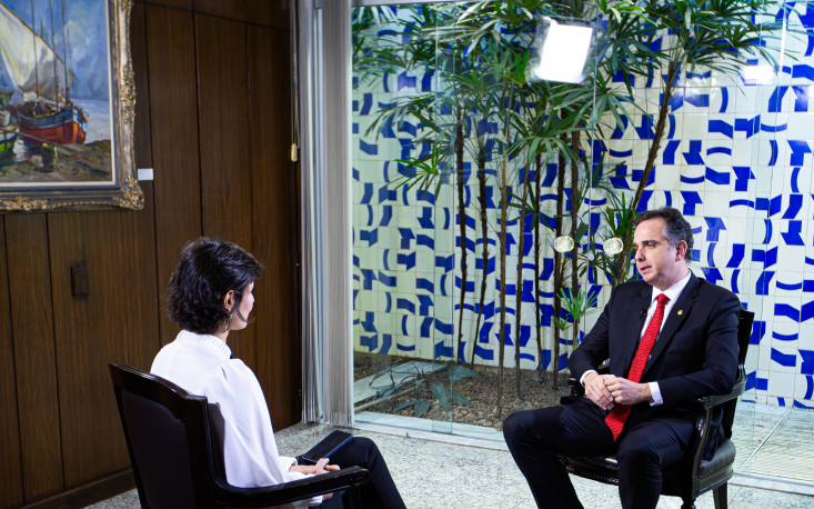 M&ocirc;nica Sodr&eacute; entrevista o presidente do Senado