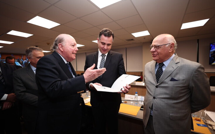 Entidades entregam um manifesto em defesa do Simples Nacional a Pacheco (Cr&eacute;dito: CACB Oficial)