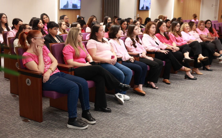 Colaboradoras assistiram &agrave; palestra de ginecologista e mastologista sobre preven&ccedil;&atilde;o dos c&acirc;nceres de mama e colo do &uacute;tero (Foto: Edilson Dias/FecomercioSP)