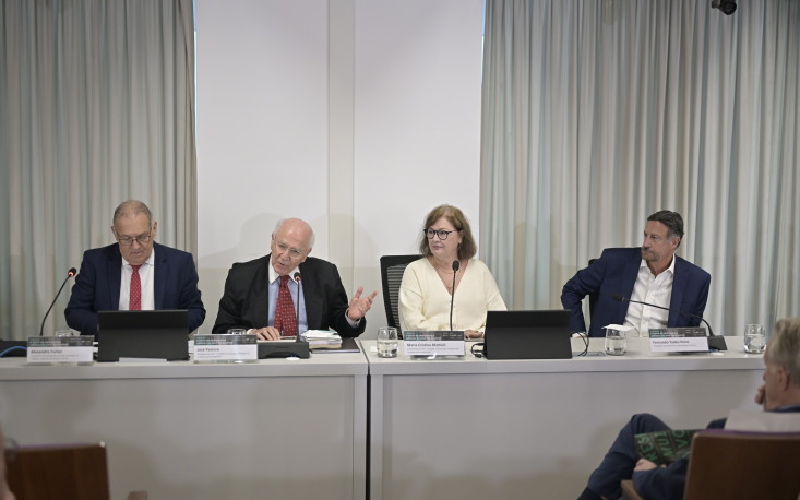 Pastore ao lado de integrantes do Conselho de Emprego e Rela&ccedil;&otilde;es de Trabalho