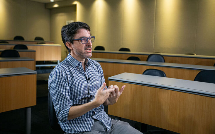 Pesquisador aborda os dilemas das privatiza&ccedil;&otilde;es (Foto: UM BRASIL)