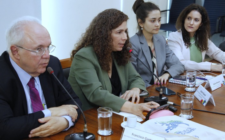 Francisco Gaetani e Esther Dweck recebem as contribui&ccedil;&otilde;es da FecomercioSP (Cr&eacute;dito: divulga&ccedil;&atilde;o)