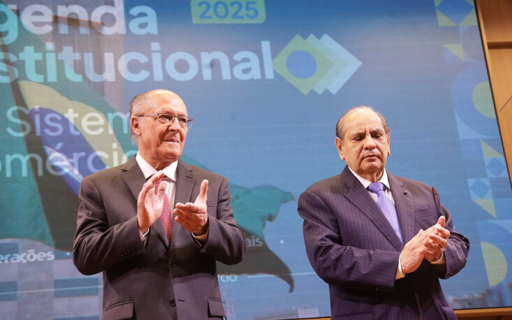 Agenda Institucional do Sistema Com&eacute;rcio 2025 &eacute; entregue ao governo federal