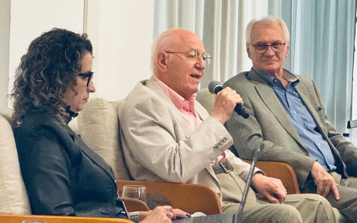 Karina Negreli, assessora da FecomercioSP; Jos&eacute; Pastore, presidente do Conselho de Emprego e Rela&ccedil;&otilde;es do Trabalho; e o presidente executivo da FecomercioSP, Ivo Dall'Acqua J&uacute;nior 