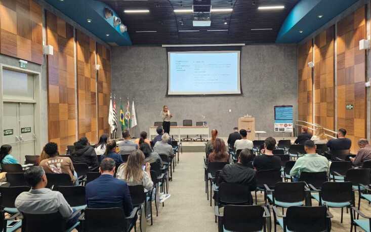 Simp&oacute;sio em Bebedouro discute inova&ccedil;&atilde;o e futuro do com&eacute;rcio local