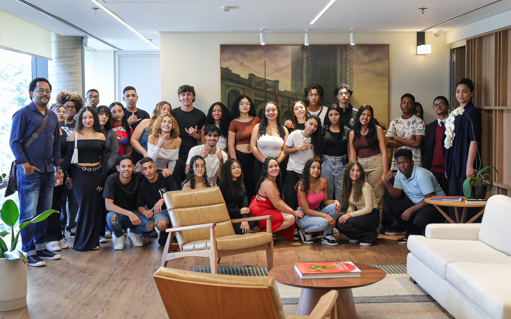 Turma do t&eacute;cnico em vendas da escola Major Cosme de Farias (Imagem: Edilson Dias)