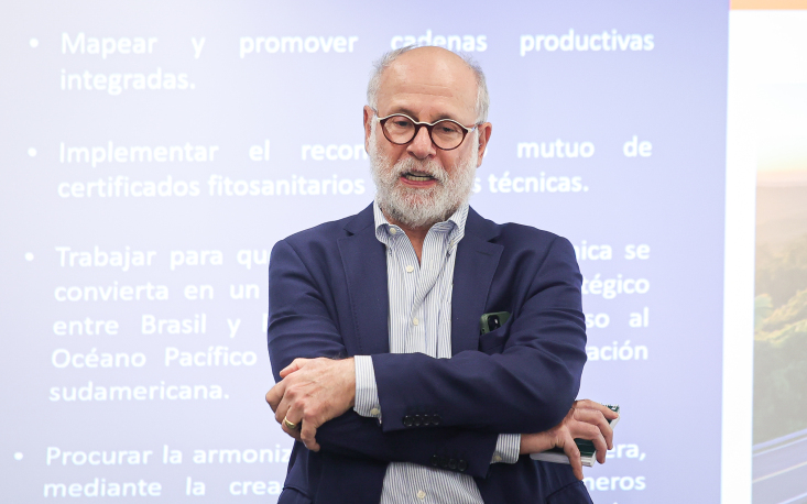 Jean-Claude Silberfeld, especialista convidado fala sobre os principais produtos trocados por Brasil e Peru (Cr&eacute;dito: Edilson Dias)