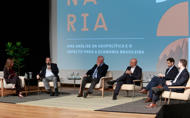 Reuni&atilde;o plen&aacute;ria realizada no fim de agosto