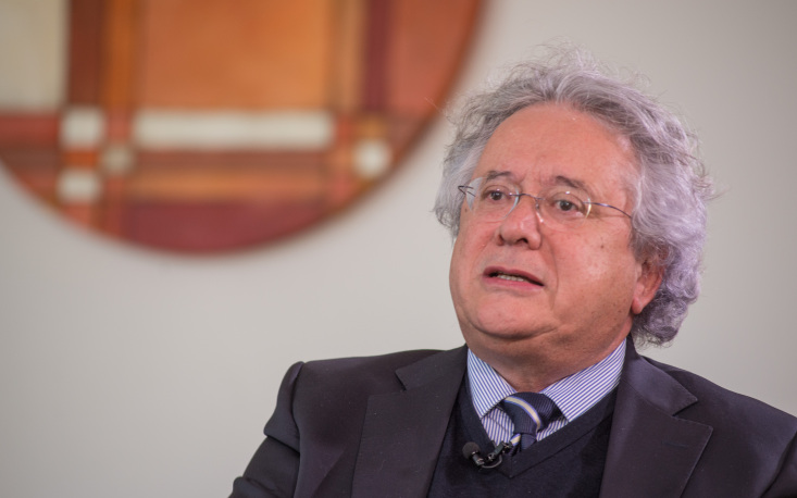 Descuidada e zombeteira conjuntura