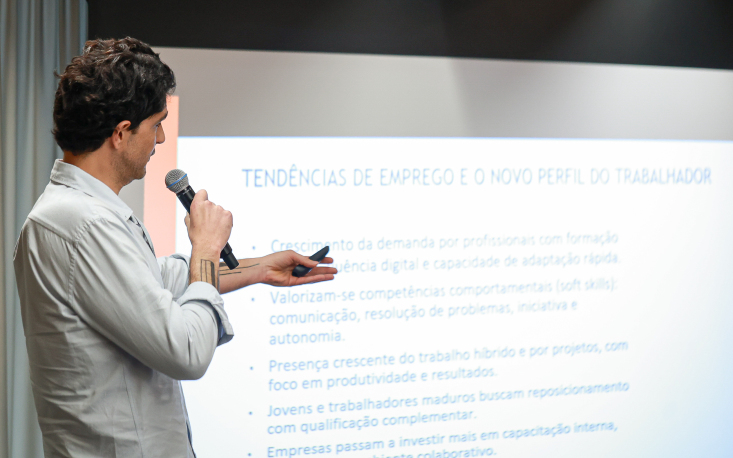 O assessor econ&ocirc;mico Thiago Freitas falou sobre tend&ecirc;ncias de mercado (Imagem: Edilson Dias)