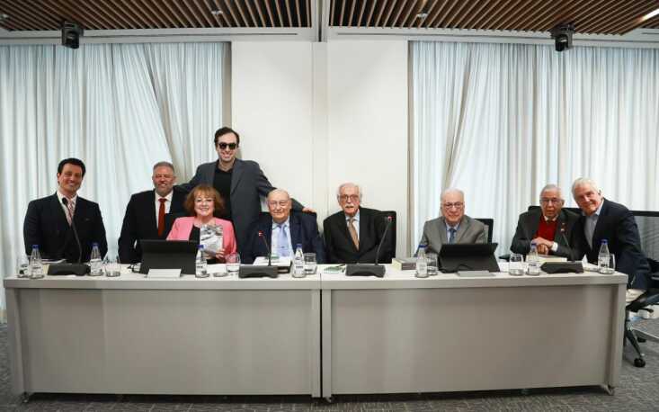 Nomes de peso que compuseram a segunda mesa da reuni&atilde;o (Imagem: Edilson Dias)