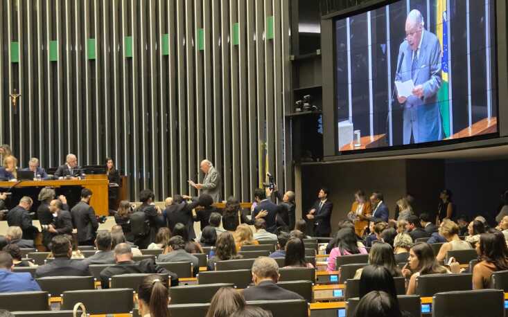 Vice-presidente da FecomercioSP discursa na C&acirc;mara (Foto: Divulga&ccedil;&atilde;o/FecomercioSP)