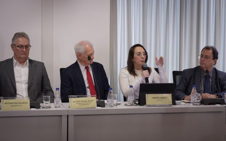 Renata Abreu (Podemos/SP), ao lado de Ivo Dall&rsquo;Acqua J&uacute;nior, presidente em exerc&iacute;cio da FecomercioSP