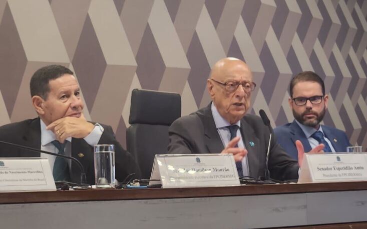 Os senadores Hamilton Mour&atilde;o (Republicanos/RS); Esperidi&atilde;o Amin (PP/SC); e Jorge Seif (PL/SC)