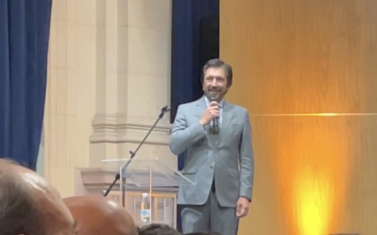 O prefeito Ricardo Nunes destacou, tamb&eacute;m, o exemplo de casal que o homenageado sempre foi ao lado da companheira Ruth (Imagem: Joana Santana)