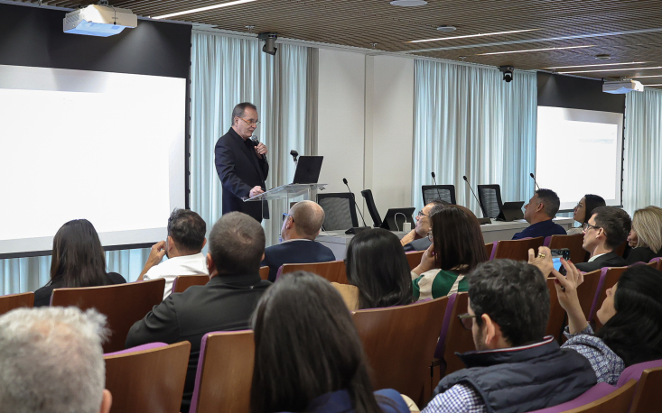 O publicit&aacute;rio e administrador Walter Longo destacou, em palestra, como a IA democratiza compet&ecirc;ncias antes restritas a grandes empresas