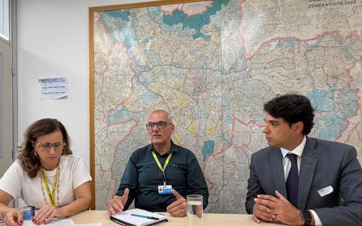 Assessores do vereador Ricardo Teixeira (Uni&atilde;o/SP), e presidente da C&acirc;mara Municipal, ressaltam a relev&acirc;ncia da contribui&ccedil;&atilde;o t&eacute;cnica da Federa&ccedil;&atilde;o (cr&eacute;dito: J&uacute;lia Carmona) 